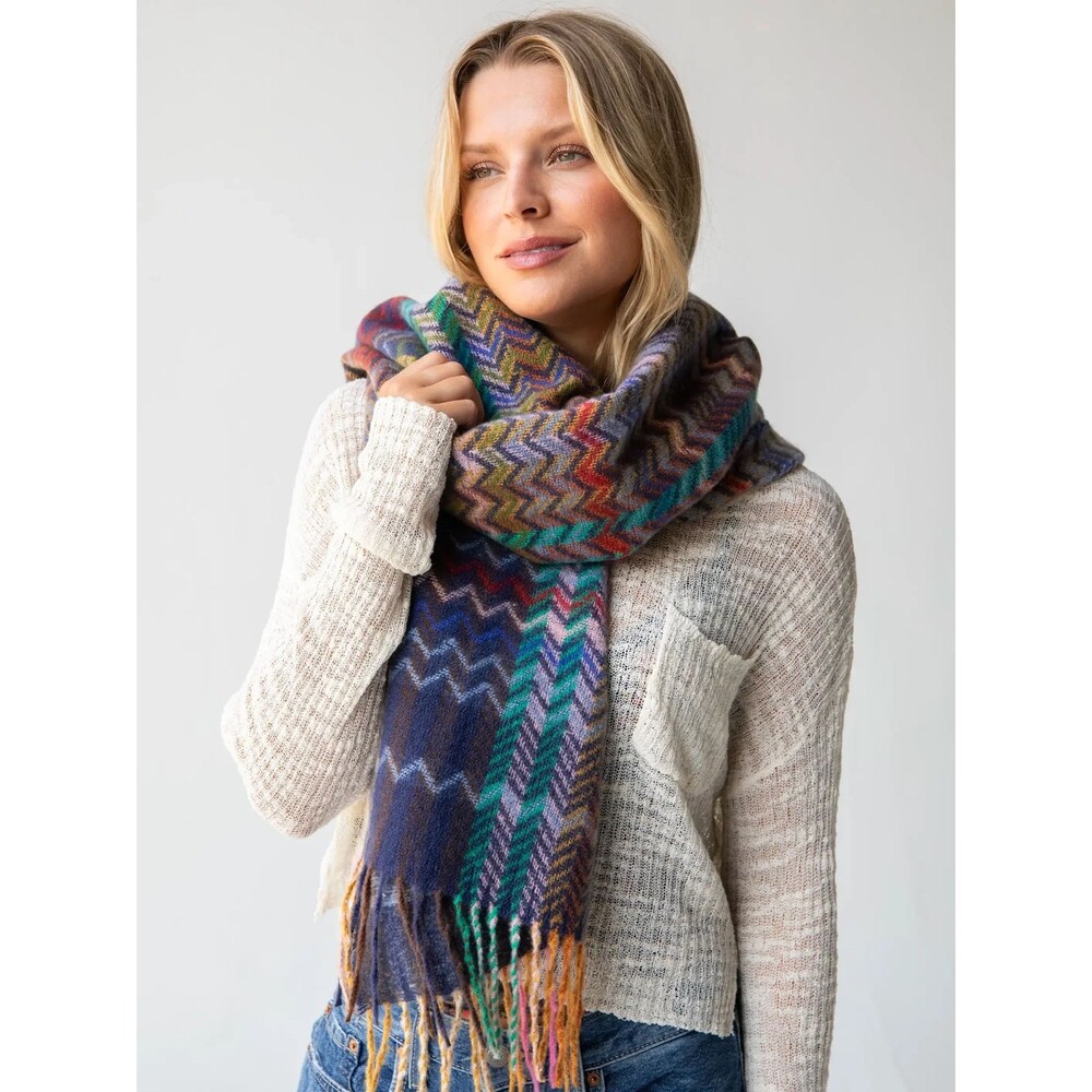 NWT Natural Life Zig Zag Knit Scarf Shawl Throw Fringe Chevron 70"X24 - Picture 2 of 7